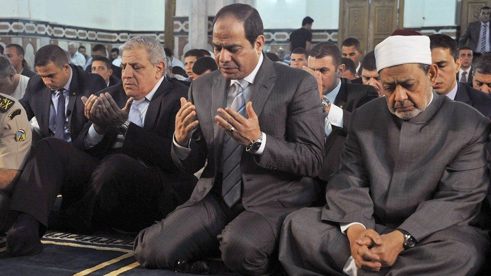 “تجديد الخطاب الديني”.. هل الدين عقبة حقيقية في وجه تقدم العالم الإسلامي؟
