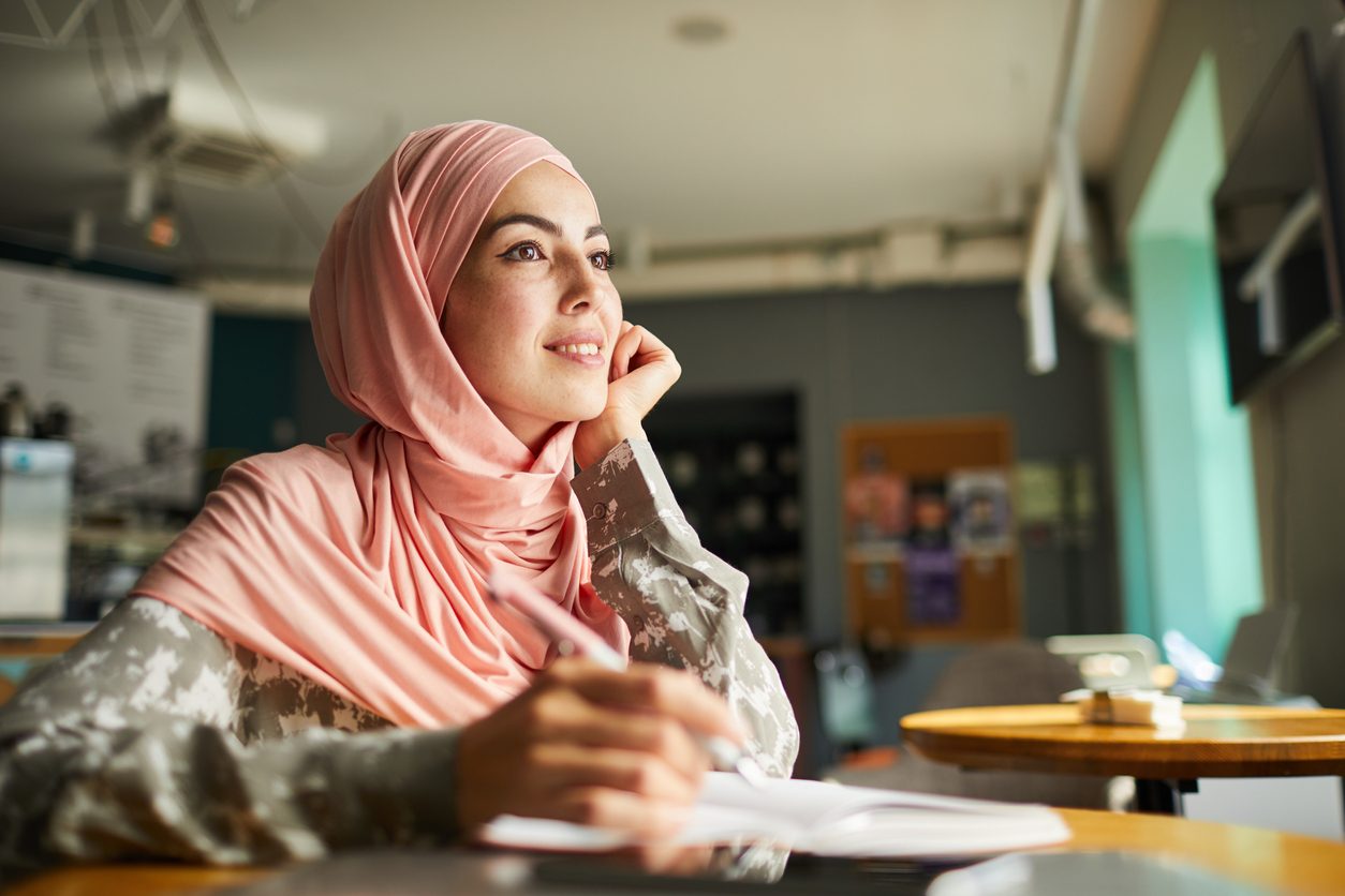 لا تكن أحمق وتنتظر السعادة لتأتيك.. 8 أشياء تعلمتها من تجاربي الفاشلة والناجحة