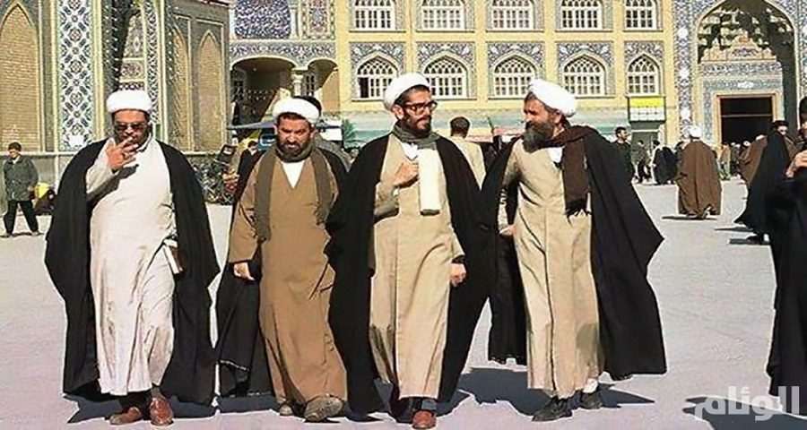 كيف لعب رجال الدين بإيران دوراً كبيراً في انتشار وباء كورونا؟