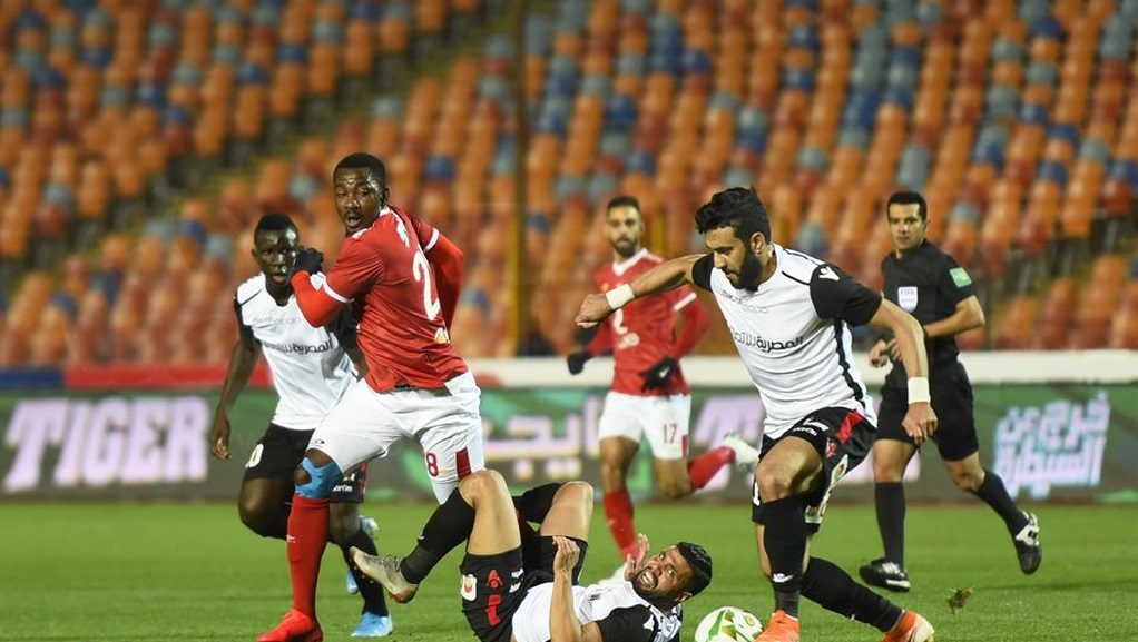 “على طريقة رقاصة وبترقص”.. اتحاد الكرة المصري يتحدى «فيروس كورونا» بقرار كوميدي
