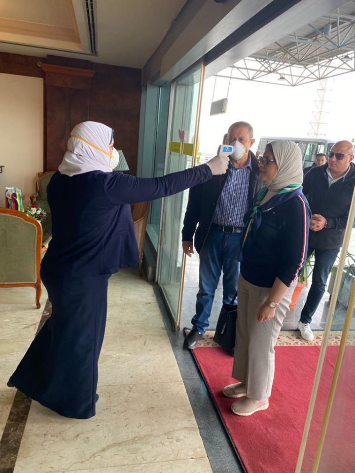 وزارة الصحة المصرية تعلن اكتشاف 12 إصابة بكورونا دفعة واحدة.. رحلة نيلية جمعتهم، والعدوى انتقلت من سائحة تايوانية