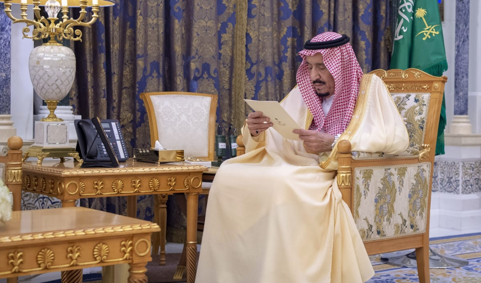 أول ظهور للملك سلمان بعد اعتقال أمراء بينهم شقيقه والحديث عن تراجع حالته الصحية  ﻿