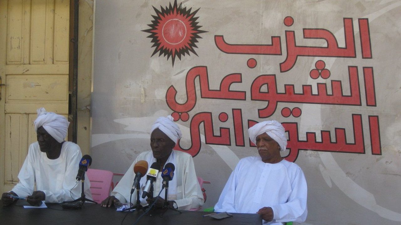 اتهموه وقت البشير بالإلحاد والرذيلة واليوم بالعمالة لإسرائيل واغتيال حميدتي.. لماذا تهاجم كل الأنظمة الحزب الشيوعي السوداني؟