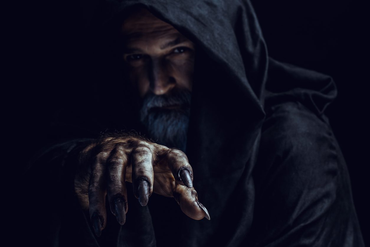 وحش العصور الوسطى الذي كان يأكل الأطفال.. تعرّف على الساحر السفاح بيتر نيرس