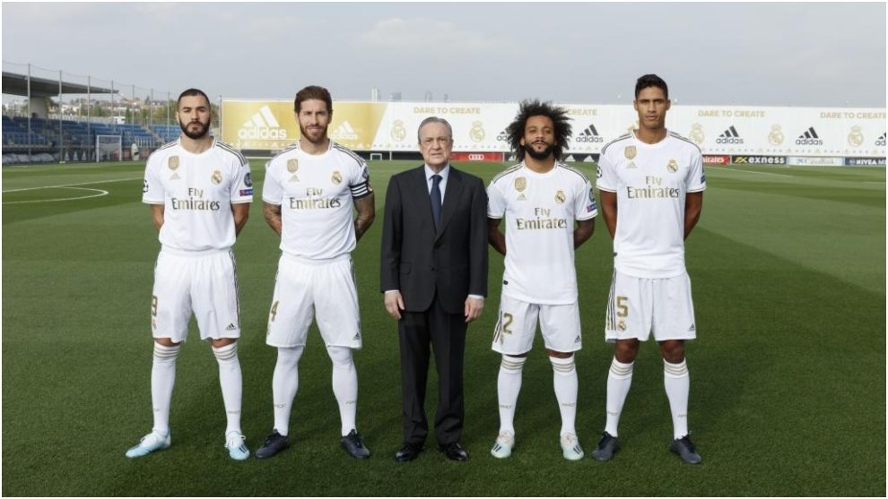 ينافس برشلونة على نجم فالنسيا.. ريال مدريد يتفق مع لاعبيه على خفض الرواتب بسبب كورونا