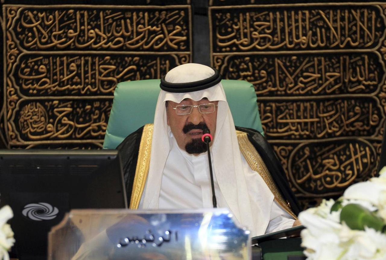“جاؤوه وقالوا أنت مُصاب بكورونا واعتقلوه”! نيويورك تايمز: السعودية أوقفت نجل الملك الراحل عبدالله