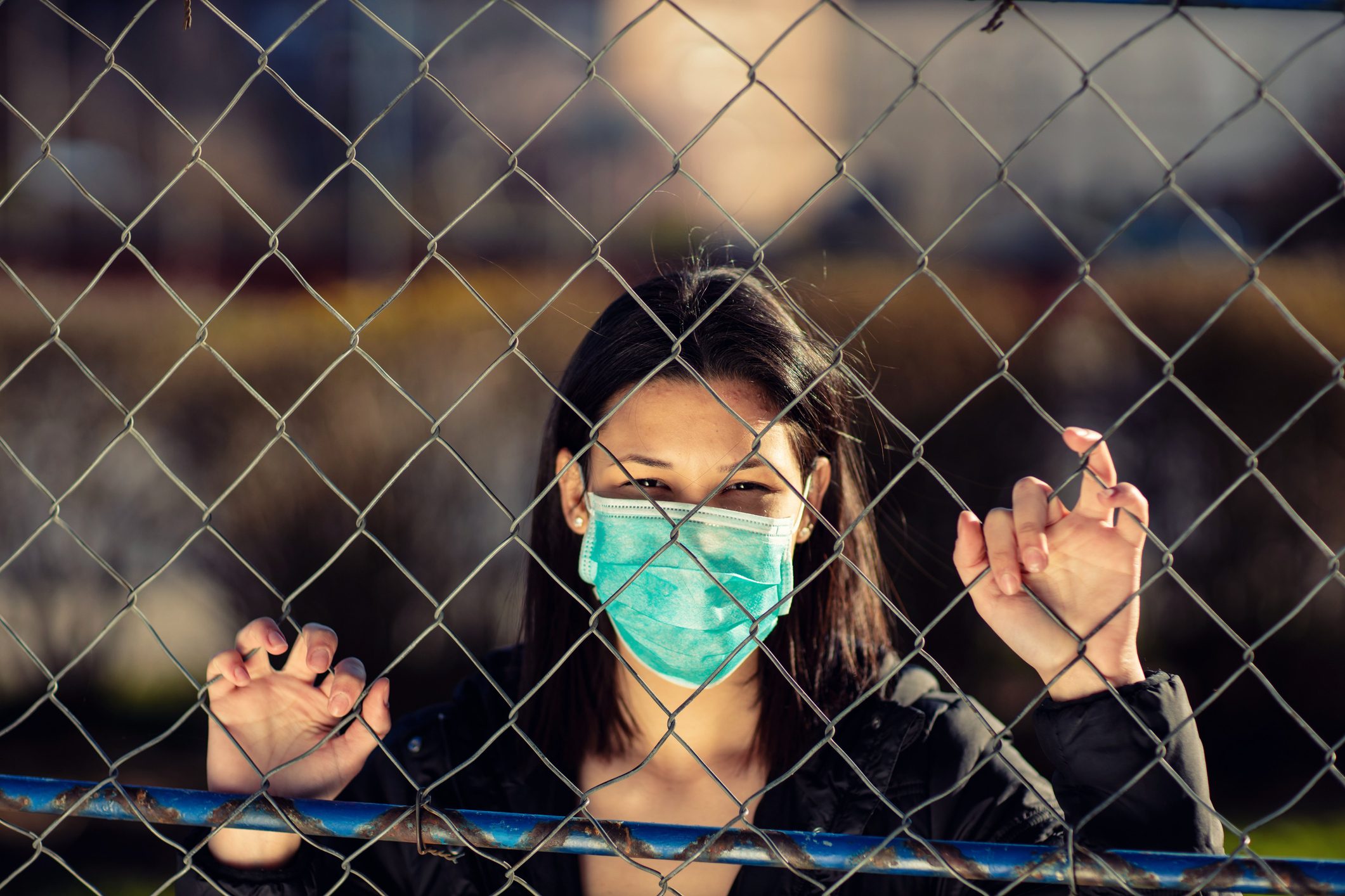 "يستيقظ ليفتعل شجاراً".. العنف الزوجي يرتفع مع الحجر المنزلي، والأمم المتحدة تعلن "حلاً سرياً" للإبلاغ