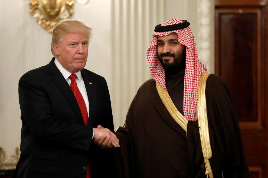 السعودية تؤذي نفسها والآخرين.. قصة طوفان الصفقات التي هوت بأسعار النفط