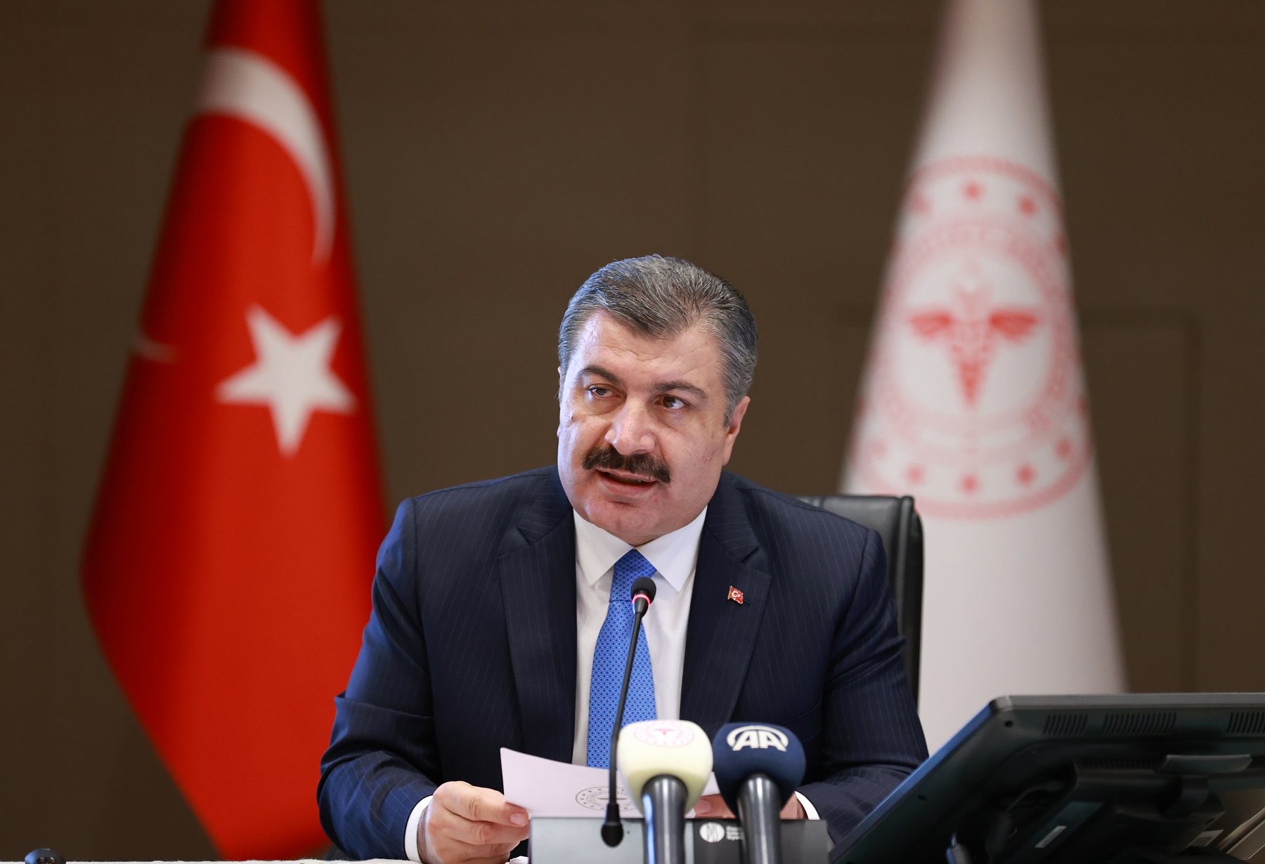تركيا تعلن “السيطرة” على كورونا.. وزير الصحة: أنهينا المرحلة الأولى لكن الخطر لم يختفِ تماماً