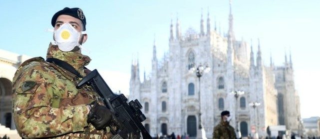 وللكمامة مآرب أخرى.. كيف تمثل الوقاية من وباء كورونا تحدياً أمنياً؟