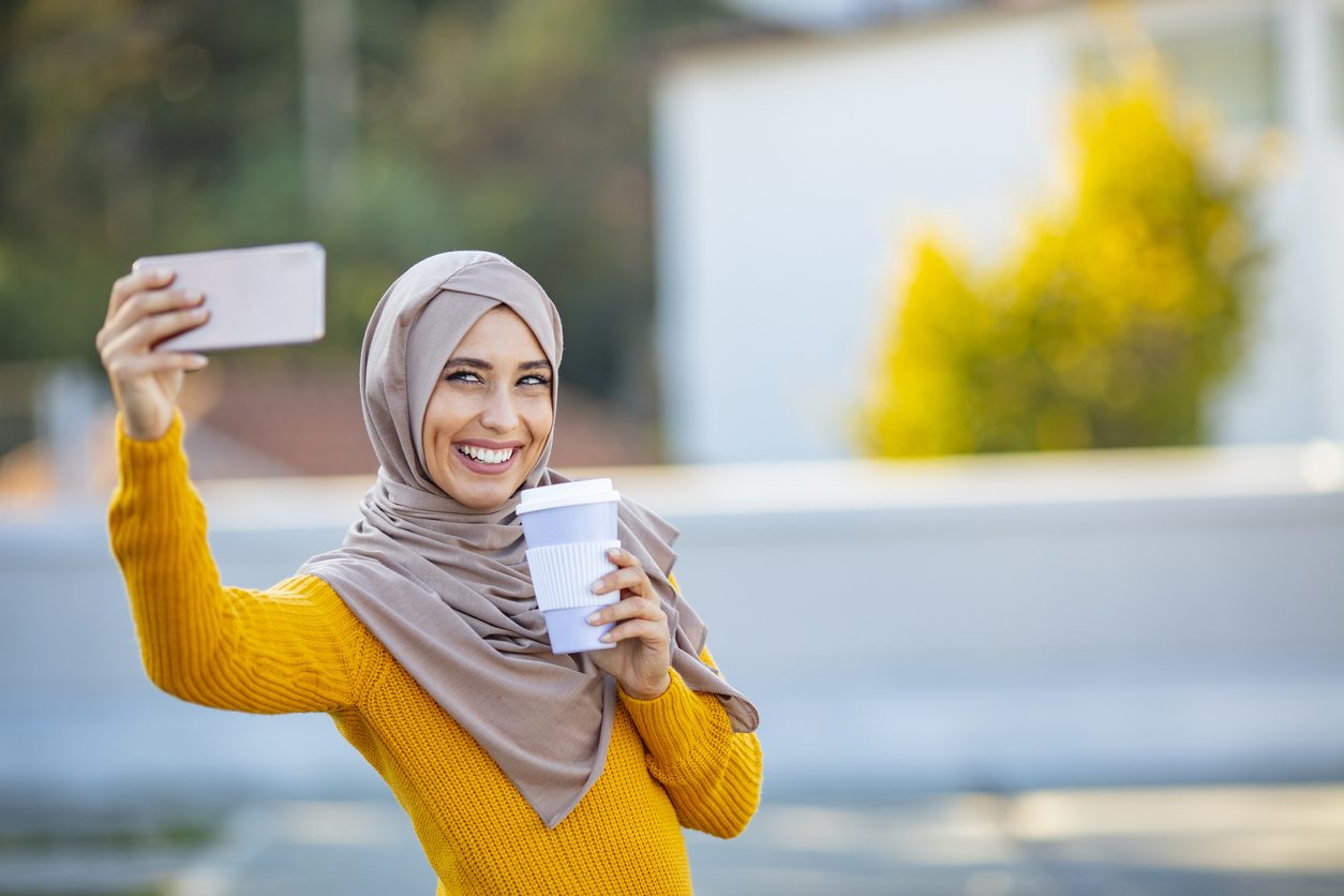أميتُوا السخافة بالسكوت عن أصحابها