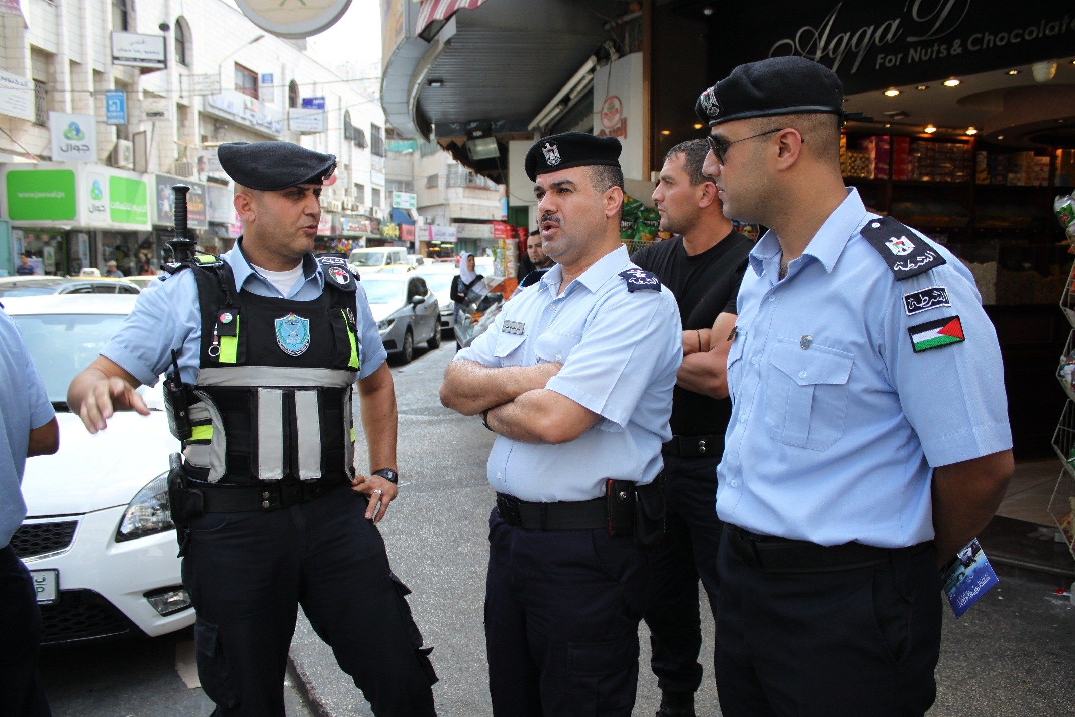ليس خوفاً من إسرائيل فقط.. لماذا أصدرت المخابرات الفلسطينية أوامر بإخفاء ملفات أمنية سرية؟