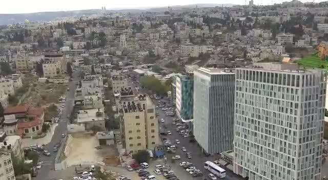 “وادي السيليكون” بالقدس يُفقد آلاف الفلسطينيين مصدر رزقهم الوحيد.. إسرائيل تطردهم من المنطقة لتنفيذ مشروعها