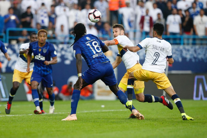 الهلال يتصدر الدوري السعودي أمام النصر