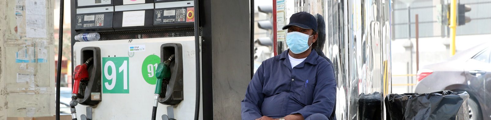 1.2 مليون أجنبي قد يغادرون السعودية! بلومبيرغ: رحيلهم لن يقلل نسبة البطالة بالمملكة