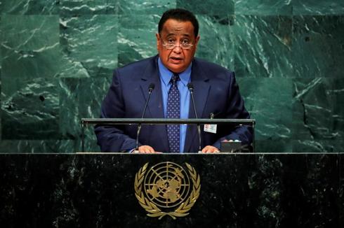 داهموا منزله واعتقلوه.. الأمن يوقف وزير خارجية السودان الأسبق رئيس حزب البشير