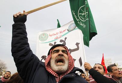 اتهامات لأبوظبي بتحريض عمّان على حل “الإخوان”.. ماذا قال بن زايد لعاهل الأردن في اجتماعهما المغلق؟