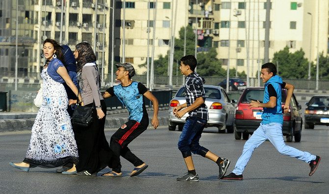 التحرش للجميع.. هل ينجح الحجاب في الحماية من الاعتداء الجسدي؟