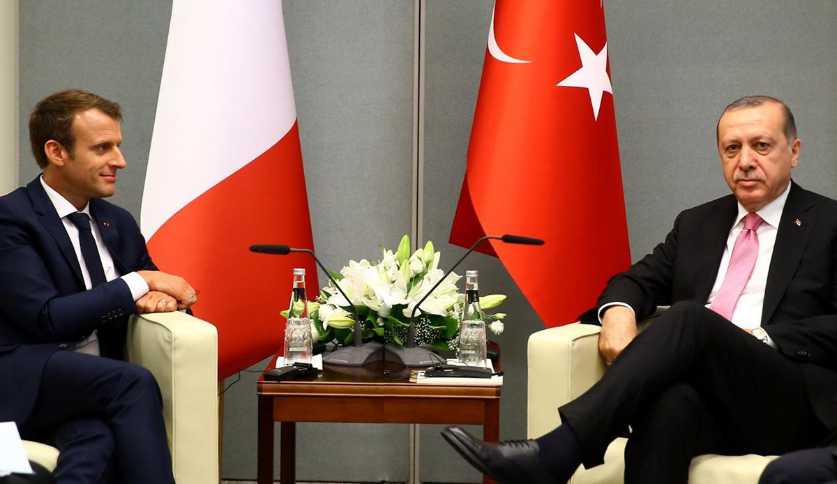 تركيا تهدد إرثها الاستعماري.. لماذا كل هذا الغضب الفرنسي من الوجود التركي في إفريقيا؟