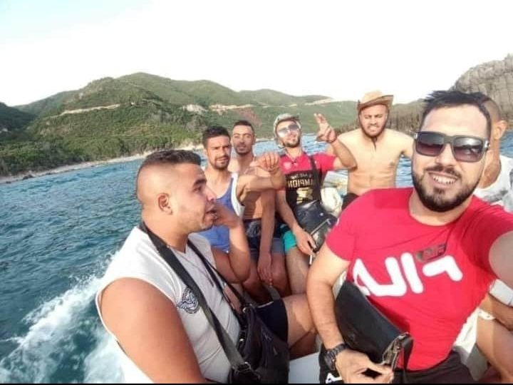 قوارب الموت تنشط مجدداً في الجزائر رغم كورونا.. بالفيديو: شاب يوثق رحلته مع الهجرة غير الشرعية لأوروبا