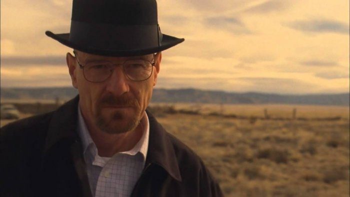 نجم مسلسل “Breaking Bad” يعلن عن إصابته بكورونا ويشارك تجربته مع جمهوره (فيديو)
