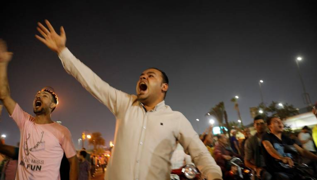 تظاهرات “ارحل يا سيسي” تجتاح قرى ومدناً مصرية.. ودعوات للخروج إلى الشوارع رغم الاستنفار الأمني (فيديو)