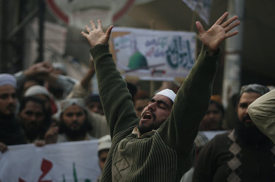 لماذا لا يحاكم من يسيء إلى الأنبياء ويعاقَب من ينتقد إسرائيل؟ معضلة الخط الفاصل بين حرية التعبير والتحريض