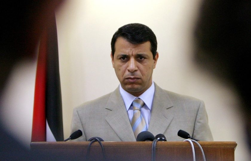 السلطة الفلسطينية تعتقل أنصاراً لدحلان بالضفة.. أحد أبرز حلفاء الإمارات ومُتهم بالترتيب لاتفاق التطبيع