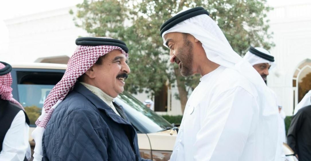 رويترز: البحرين ستعلن رسمياً تطبيع علاقاتها مع تل أبيب.. صحفي إسرائيلي: ملِكها سيحضر الثلاثاء للتوقيع في واشنطن