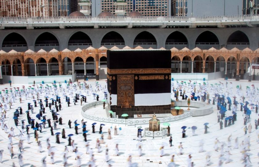 إجراءات جديدة تتخذها السعودية بسبب كورونا مع استئناف مناسك العمرة.. لا وصول للكعبة أو الحجر الأسود