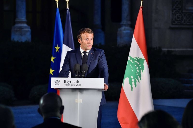 فور مغادرة ماكرون.. الأحزاب تعود للصراع على الحكومة اللبنانية.. حزب الله يتمسك بوزارة الصحة، والتيار الوطني: لا بديل عن الخارجية