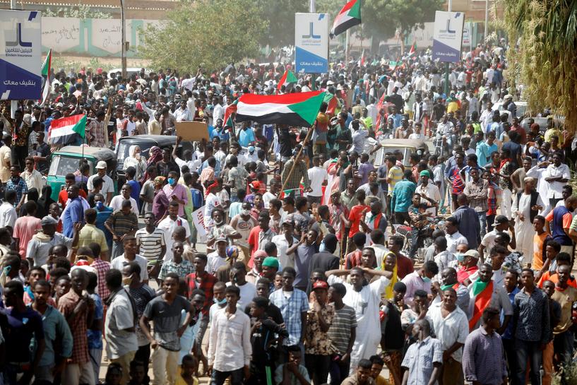 السودانيون دفعوا ثمناً باهظاً للتخلص من نظام البشير، فكيف كافأتهم واشنطن؟