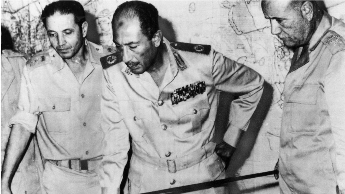 كيف أجبر السادات الاتحاد السوفييتي على مدّ مصر بالأسلحة في حرب أكتوبر؟ القصة في كتاب هيكل