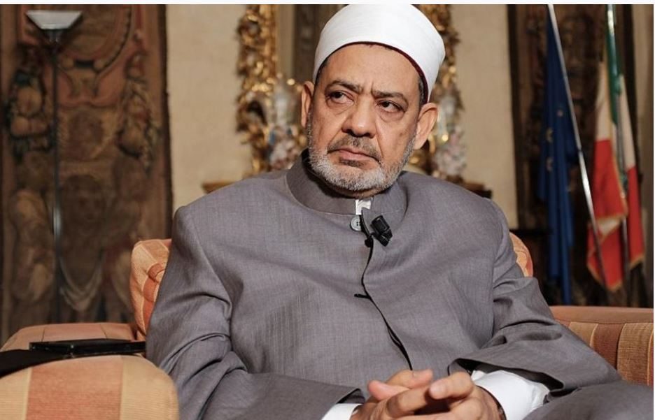 شيخ الأزهر: نرفض الزج بديننا ونبينا محمد في مضاربة رخيصة باسم حرية التعبير