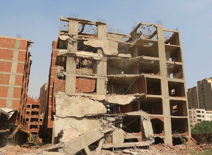 رسوم التصالح تثقل كاهلهم.. مصريون يكافحون لسداد غرامات المباني غير المرخصة