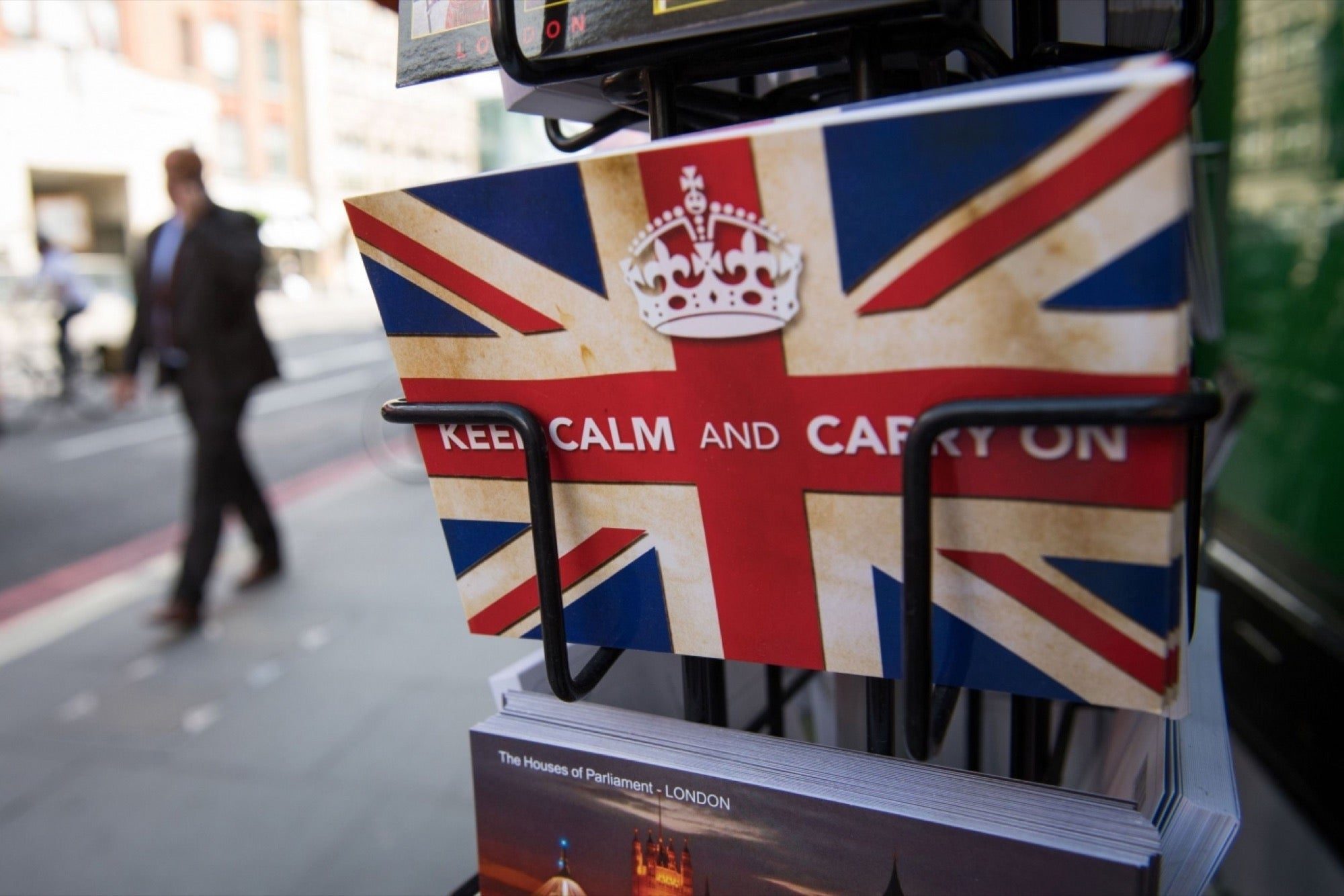 القصة التاريخية وراء شعار Keep calm and carry on