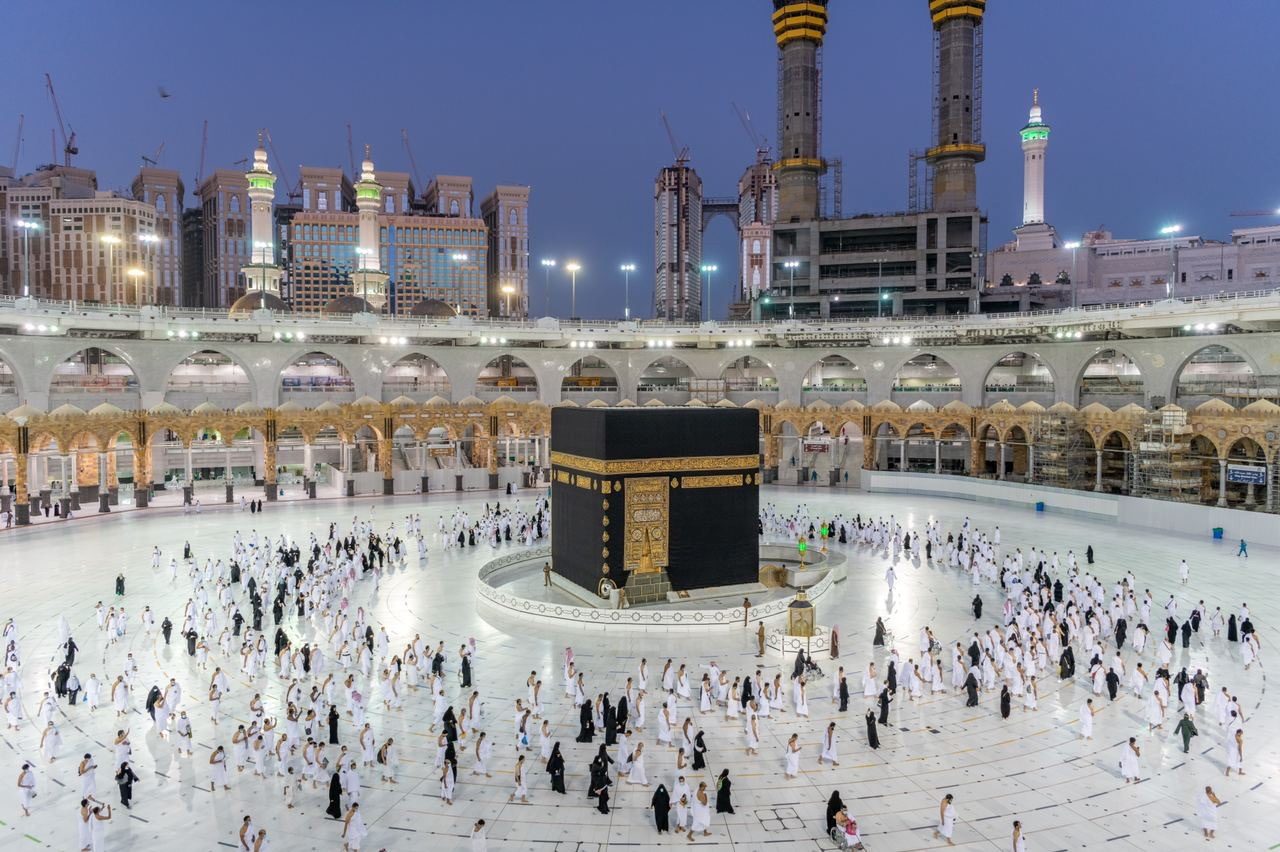 لأول مرة منذ أشهر.. السعودية تسمح جزئياً بأداء العمرة للقادمين من الخارج