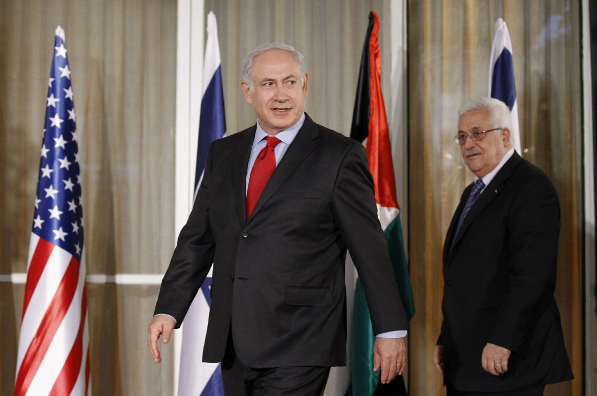 تنازلات كبيرة ومزيد من القمع.. ماذا يعني استئناف السلطة الفلسطينية علاقتها مع إسرائيل؟