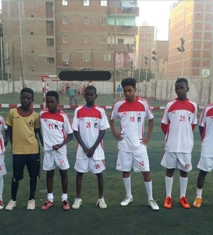 احتجاجات وردود فعل غاضبة بعد مقتل طفل سوداني طعناً في مصر بسبب “خلافٍ مالي” مع والده