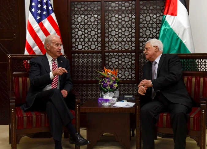تنازلات كبيرة ومزيد من القمع.. ماذا يعني استئناف السلطة الفلسطينية علاقتها مع إسرائيل؟
