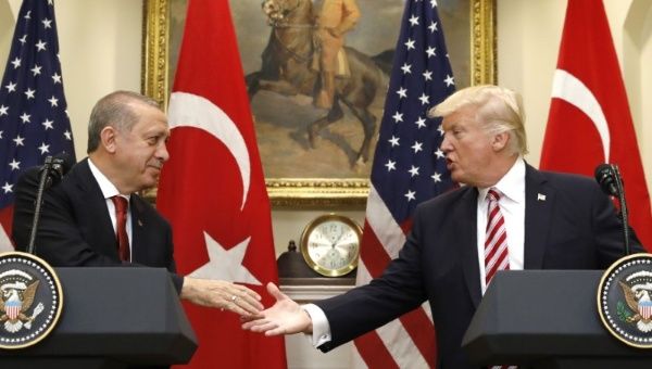 “صارمة أم رمزية”؟ تفاصيل العقوبات الأمريكية على أنقرة، ولماذا مررها ترامب قبل تسليمه السلطة؟