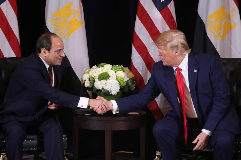 لماذا هاجم ترامب لأول مرة المساعدات العسكرية الأمريكية لمصر، وهل يمهِّد لمعاقبتها على صفقاتها مع روسيا؟