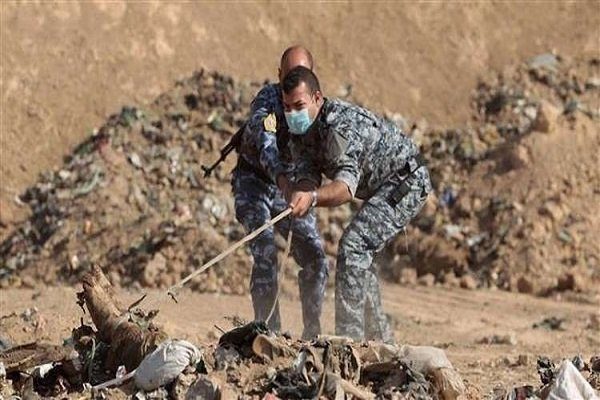 ضاع حقهم بين داعش والميليشيات المسلحة.. مقبرة جماعية تعيد الأمل لأهالي الموصل في العثور على أبنائهم المفقودين