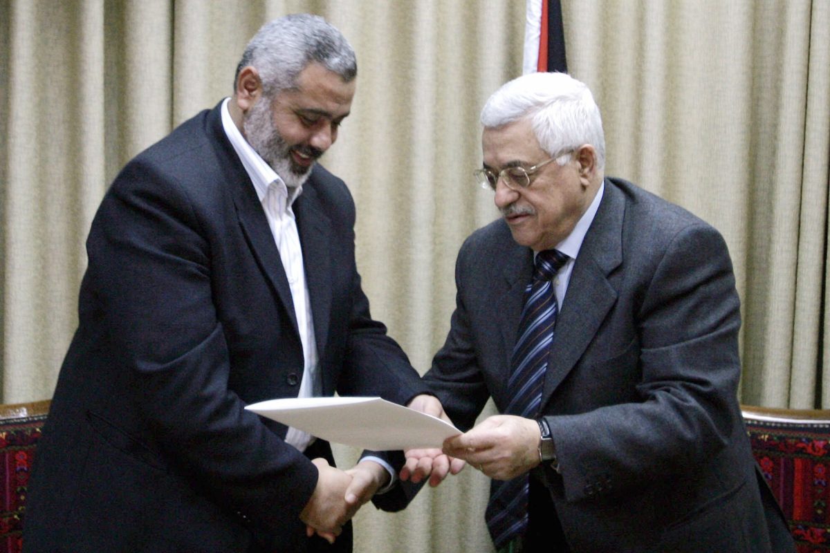 انتخابات في فلسطين بعد 15 عاماً على عقدها آخر مرة، فهل تنتهي حقبة الانقسام الطويل؟