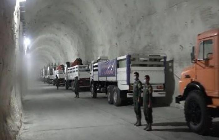 هددت باستهداف مصالح أمريكا.. إيران تكشف  عن قاعدة عسكرية سرية على شواطئ الخليج (فيديو)