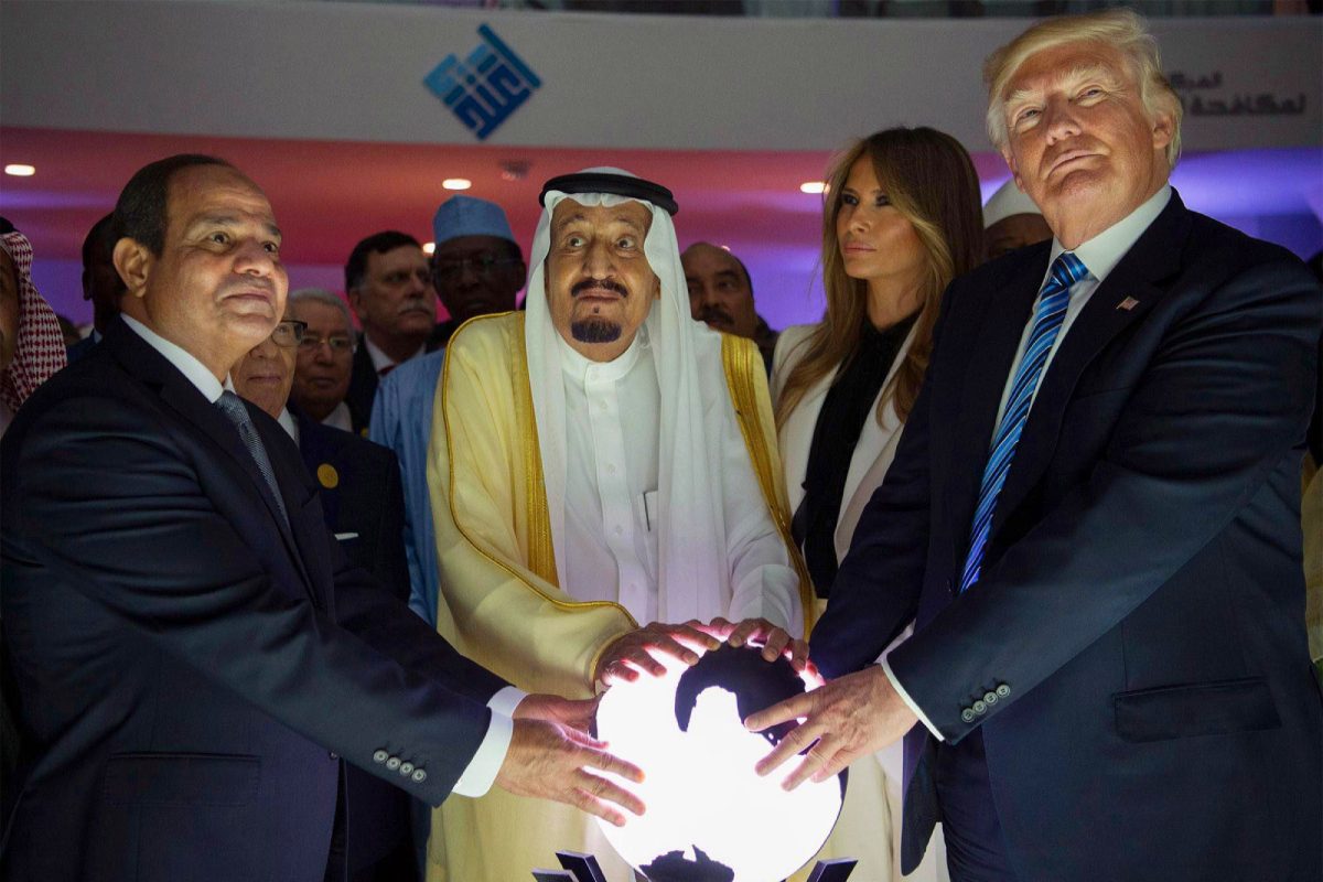 دعم ديكتاتوريين وإشعال صراعات والكثير من الصفقات.. كيف تغيَّر الشرق الأوسط خلال 4 سنوات من حكم ترامب؟