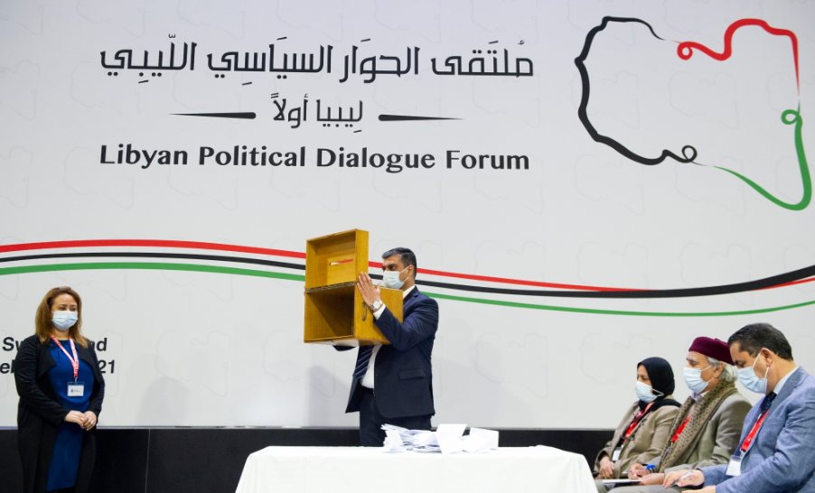 يقودها رجل أعمال ويُجمعون على رفض سيطرة العسكر.. تعرف على الشخصيات التي ستقود المرحلة الانتقالية في ليبيا