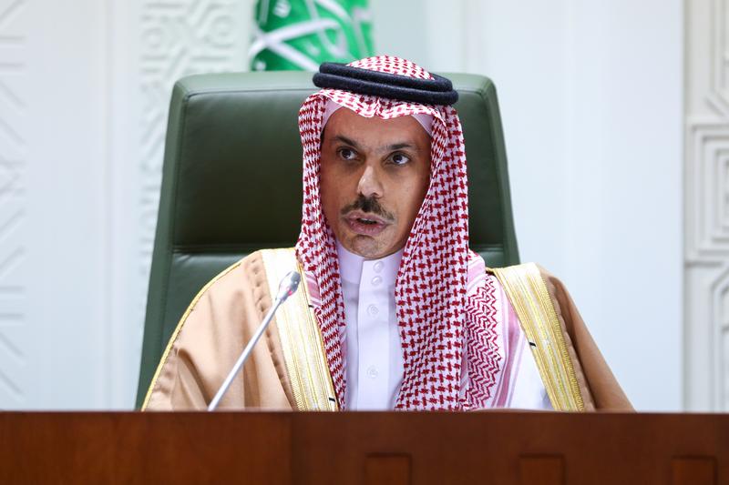 المبادرة السعودية للسلام في اليمن.. إغراءات كبيرة للحوثيين وإشارات لبايدن