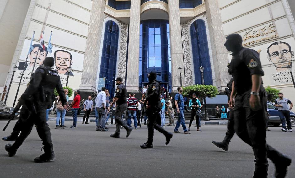 “حرية زملائكم مقابل أصواتكم”.. هكذا تحوّل الصحفيون المصريون السجناء إلى ورقة في انتخابات نقابتهم