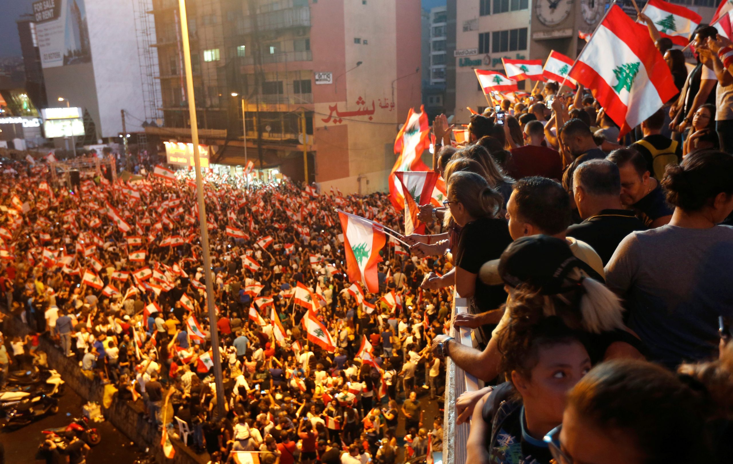 لبنان ما قبل الانهيار الكبير.. كيف تُحل الأزمة بين مأرب والرياض؟